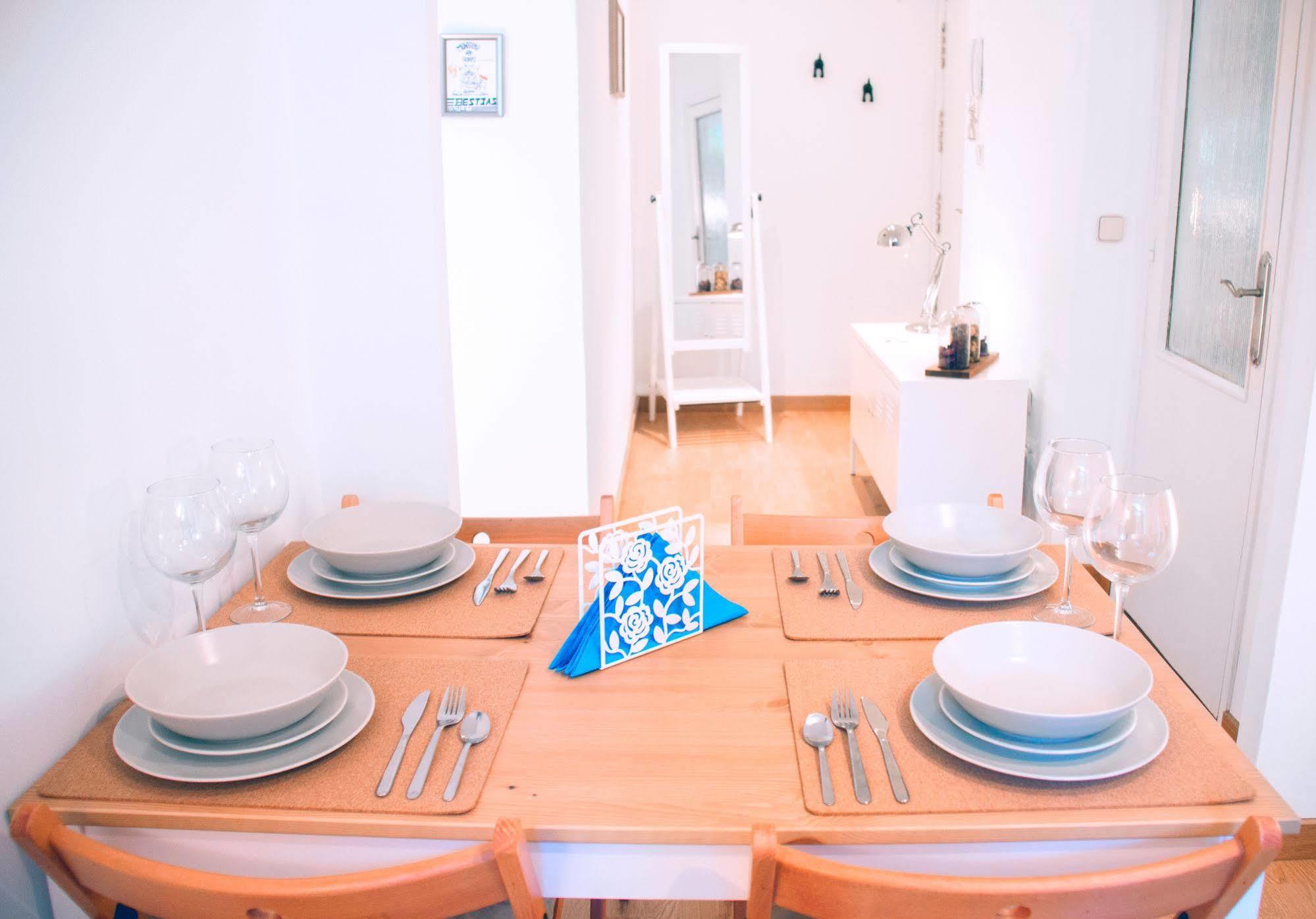 מדריד Lollipop Flats City Centre Deluxe Suite מראה חיצוני תמונה