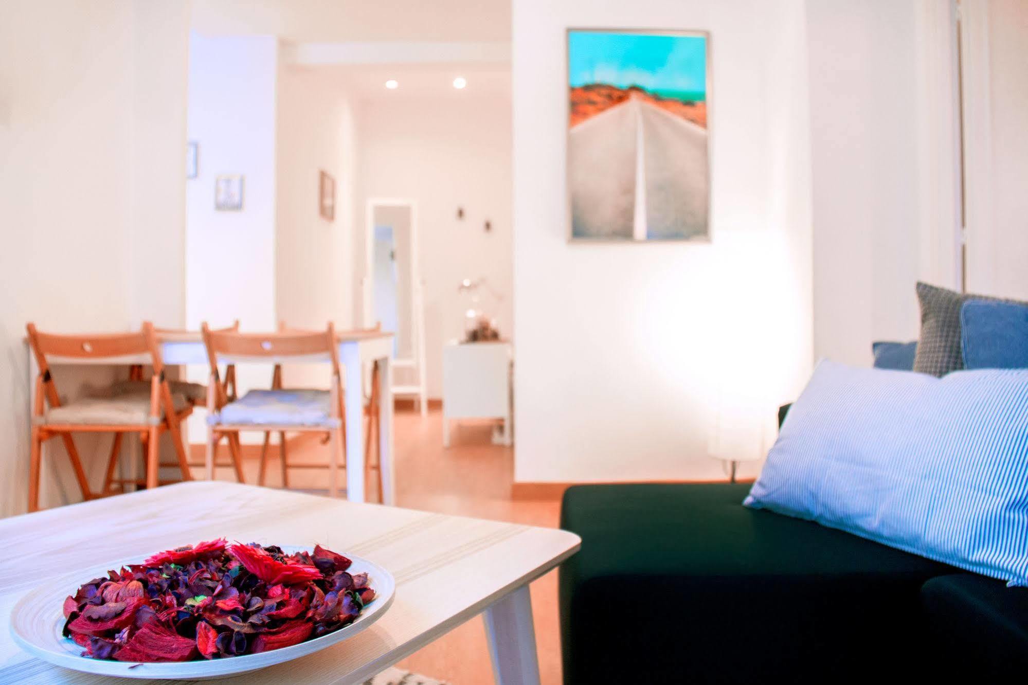 מדריד Lollipop Flats City Centre Deluxe Suite מראה חיצוני תמונה