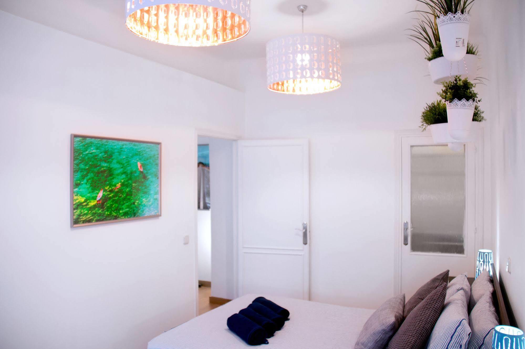 מדריד Lollipop Flats City Centre Deluxe Suite מראה חיצוני תמונה