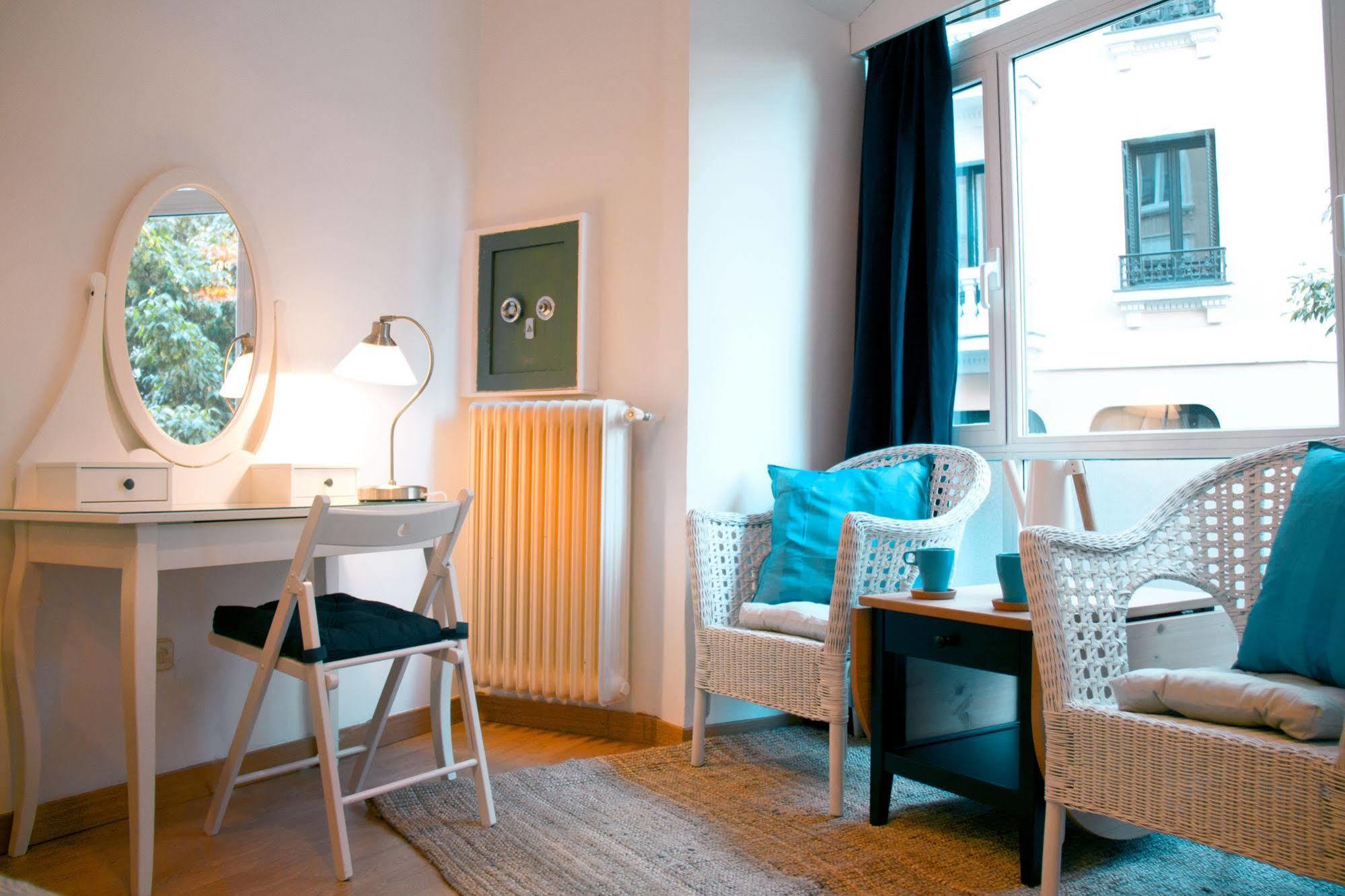 מדריד Lollipop Flats City Centre Deluxe Suite מראה חיצוני תמונה